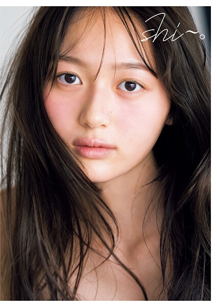 加藤栞1st写真集『shi〜。』の魅力と見どころを紹介